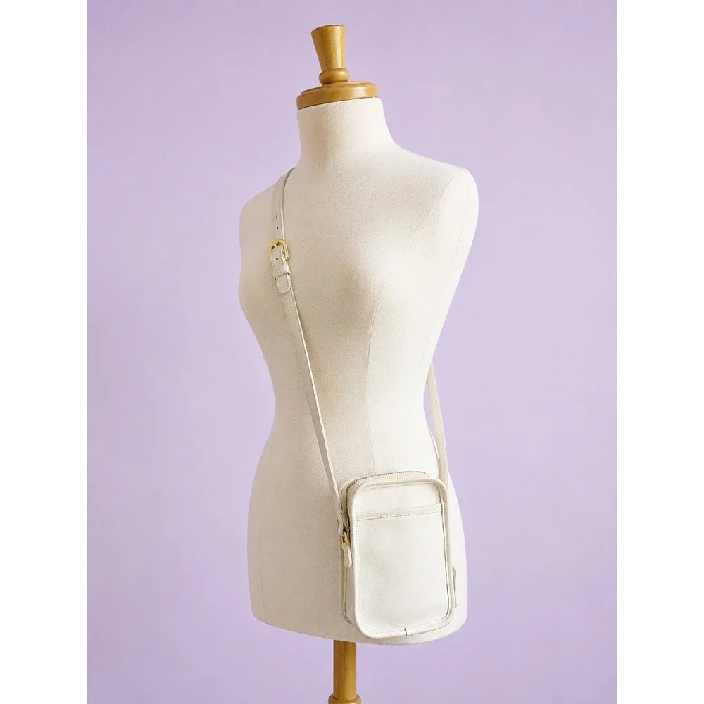 Coach Vintage White Leather Camera Crossbody Bag 1996 USA Made